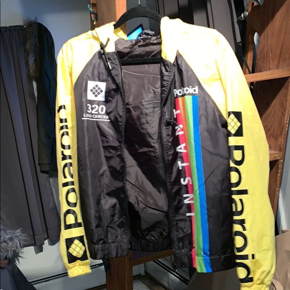 polaroid wind breaker